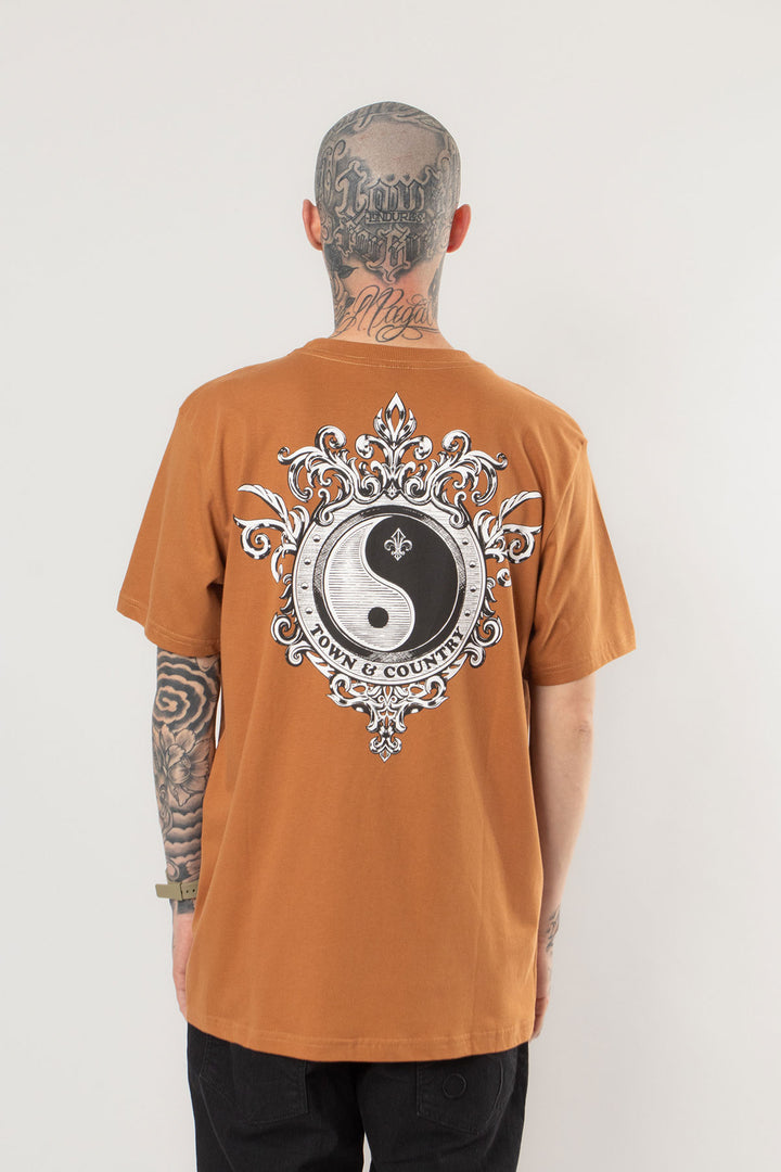 CAMISETA CLASSIC MEDALLION OF TOWN & COUNTRY