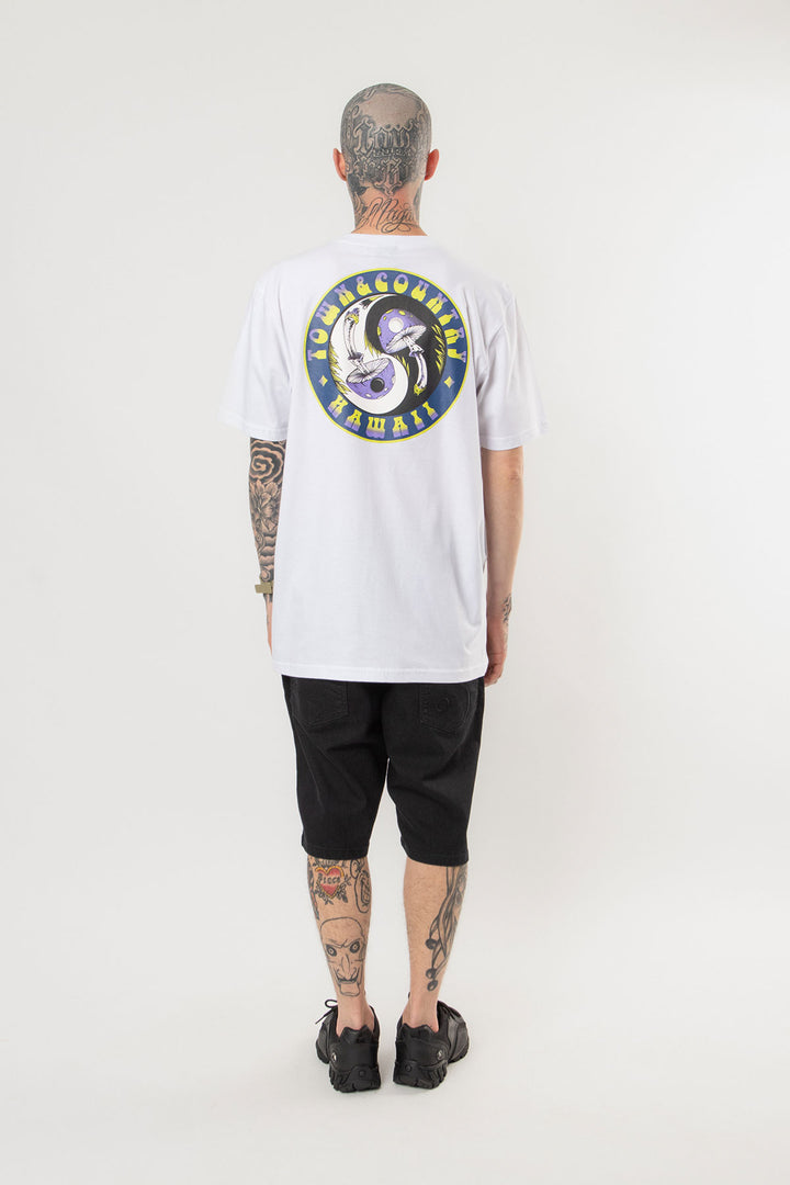 CAMISETA CLASSIC MAGIC MUSHROOMS TOWN & COUNTRY