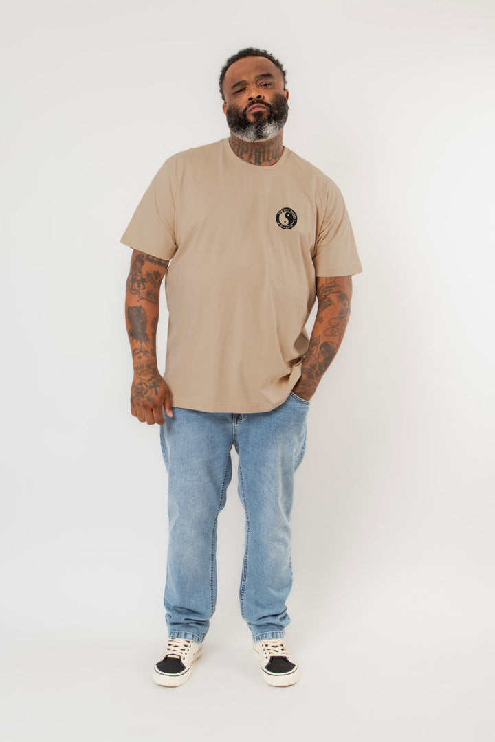 CAMISETA PLUS SIZE SKULL AND ROSES TOWN & CONTRY