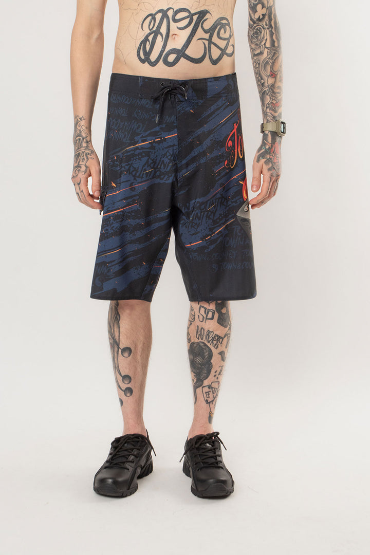 BERMUDA AGUA SUBLIMADA DICE ON FIRE TOWN & COUNTRY