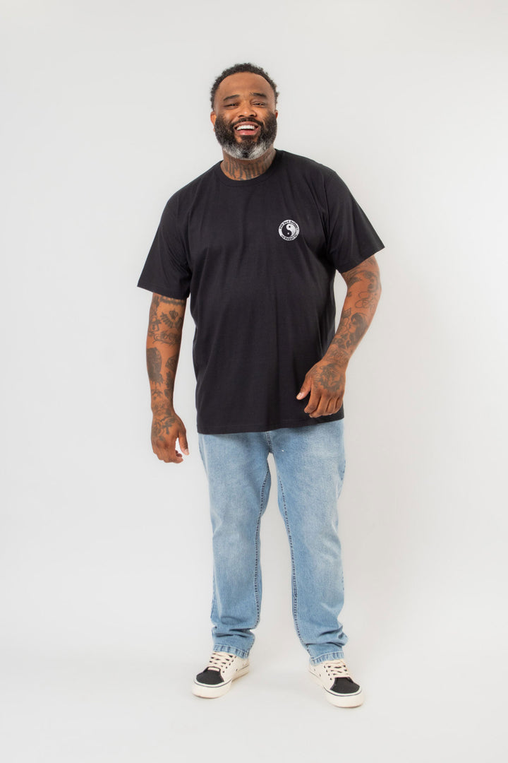 CAMISETA PLUS SIZE SKULL AND ROSES TOWN & CONTRY