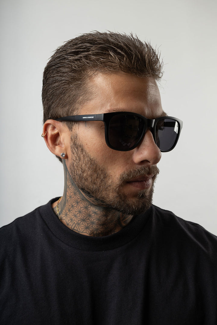 OCULOS DE SOL QUADRADO PRETO TOWN & COUNTRY