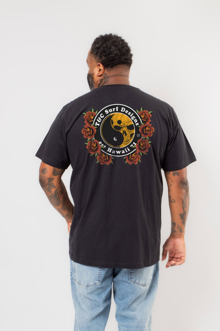 CAMISETA PLUS SIZE SKULL AND ROSES TOWN & CONTRY