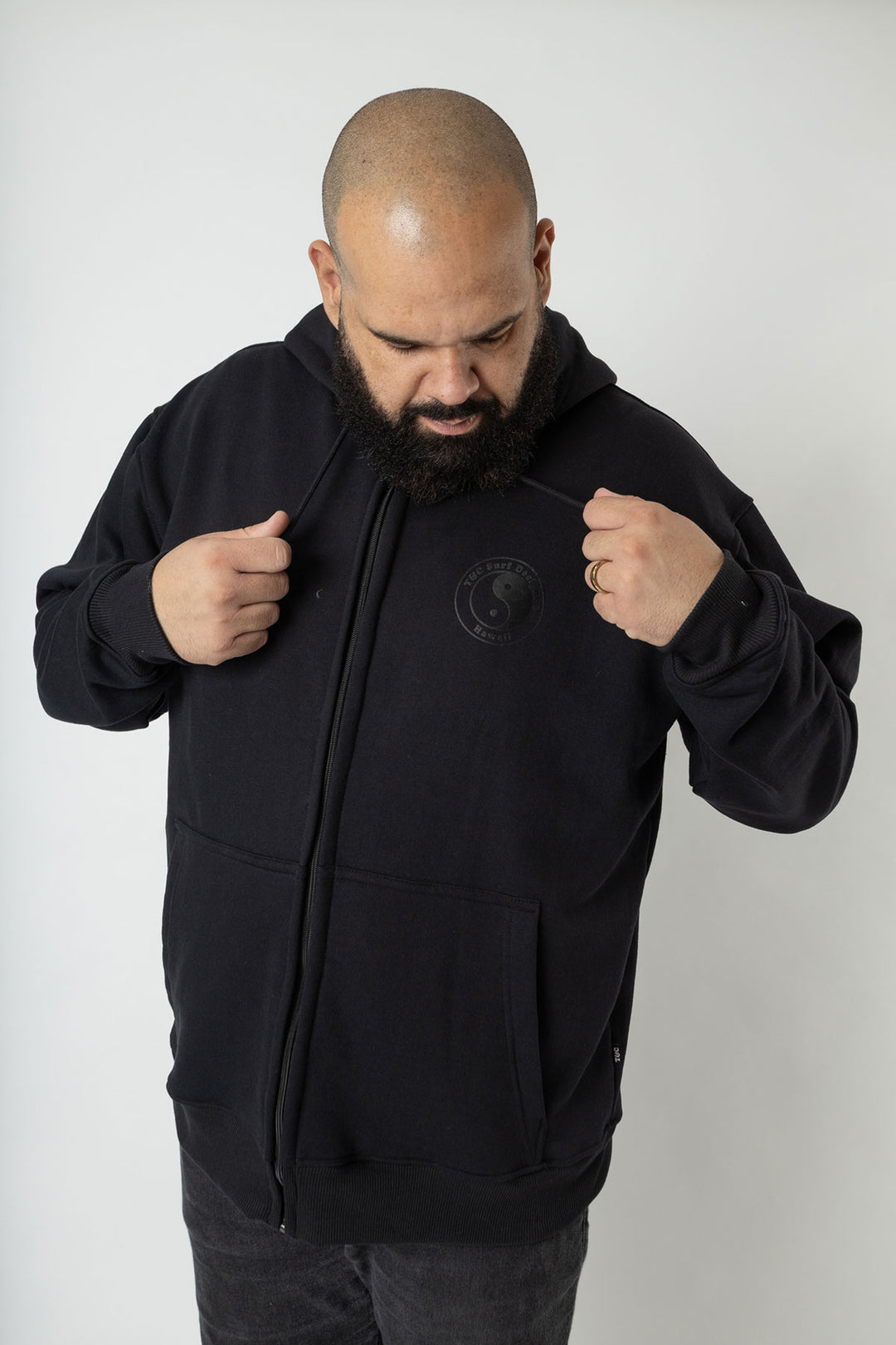 BLUSA MOLETOM COM ZIPER PLUS SIZE BLACK AND BLACK TOWN & COUNTRY