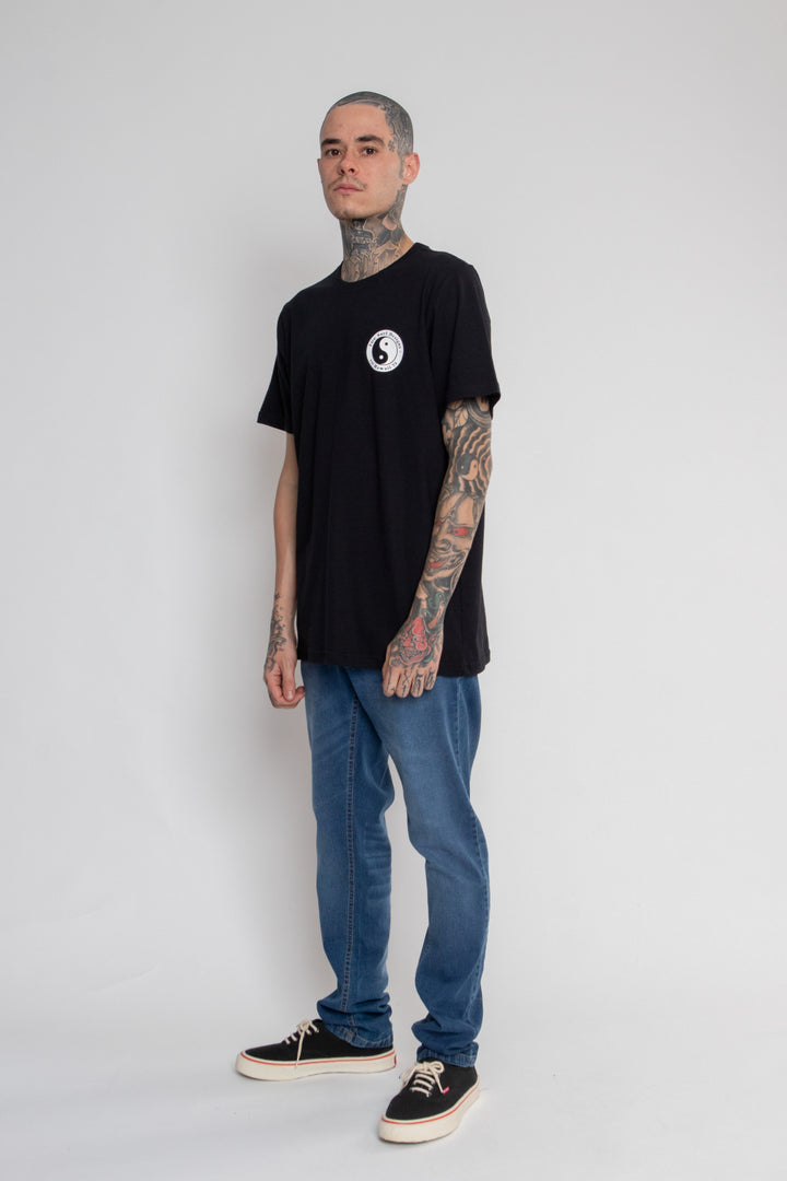 CAMISETA CLASSIC SKULL AND ROSES TOWN & COUNTRY