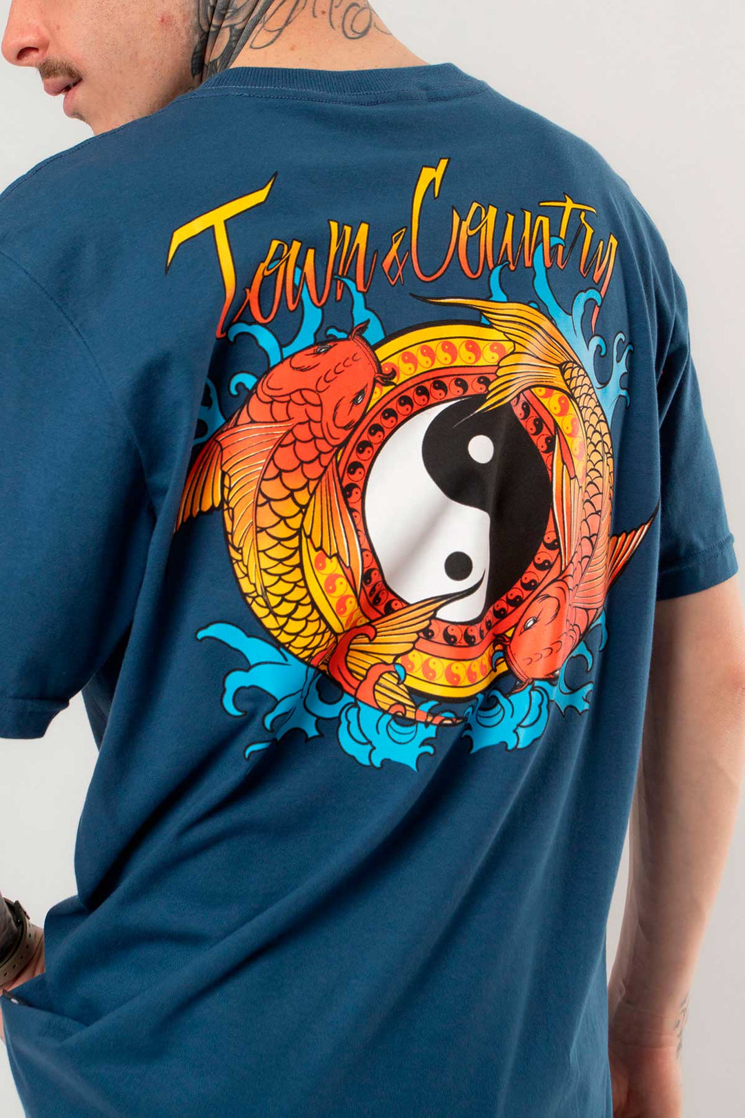 CAMISETA CLASSIC KOI FISH TOWN & COUNTRY