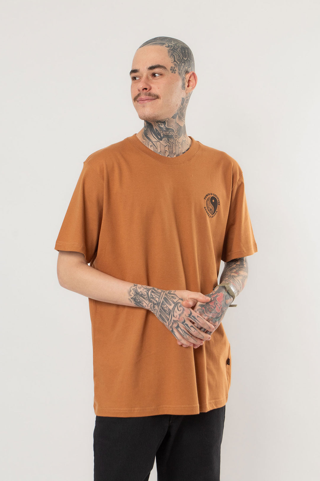 CAMISETA CLASSIC MEDALLION OF TOWN & COUNTRY