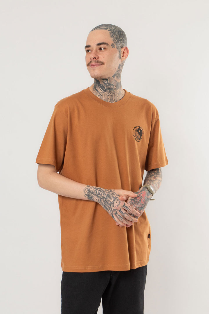 CAMISETA CLASSIC MEDALLION OF TOWN & COUNTRY