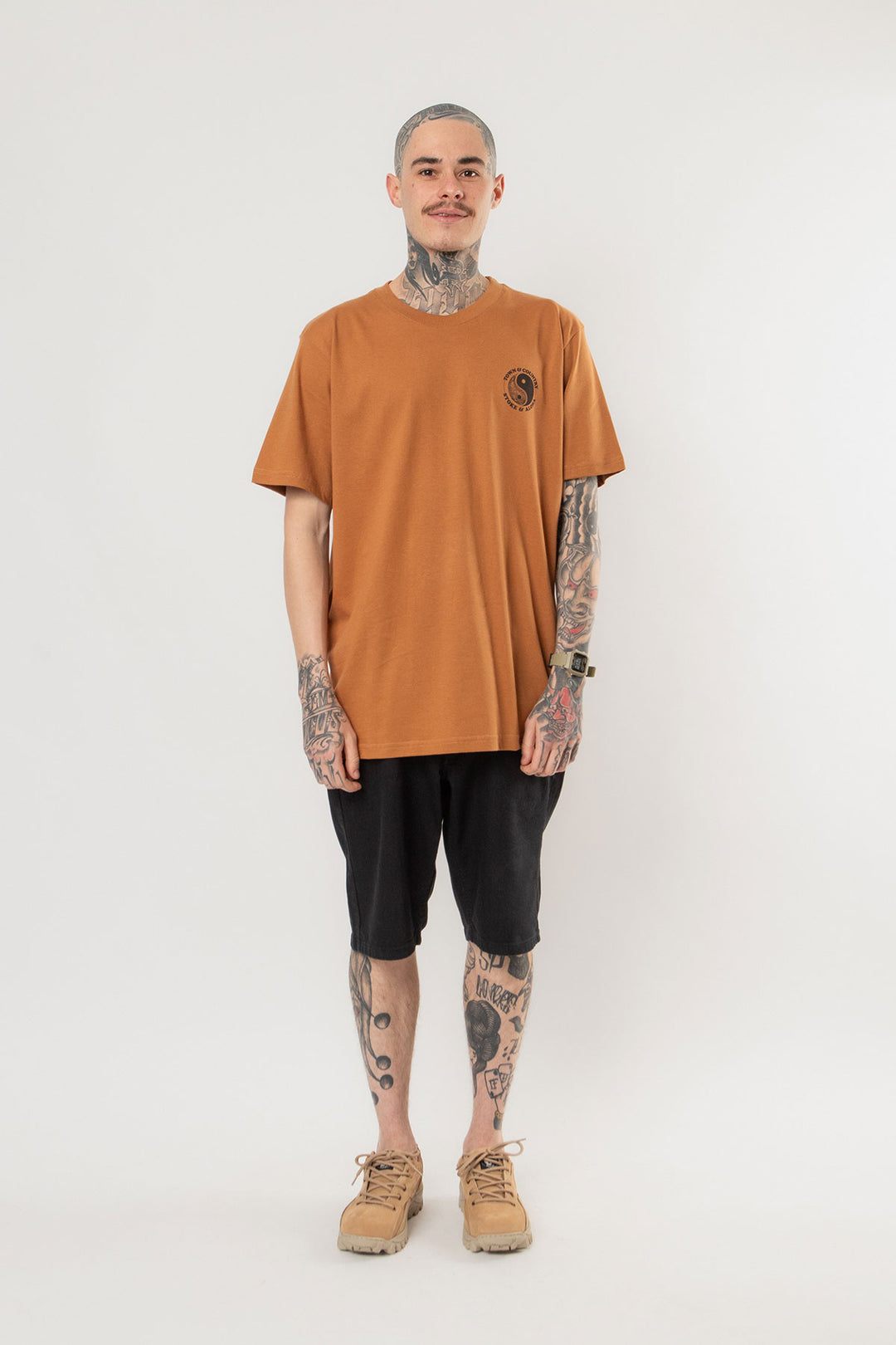 CAMISETA CLASSIC MEDALLION OF TOWN & COUNTRY