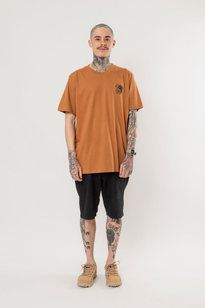 CAMISETA CLASSIC MEDALLION OF TOWN & COUNTRY