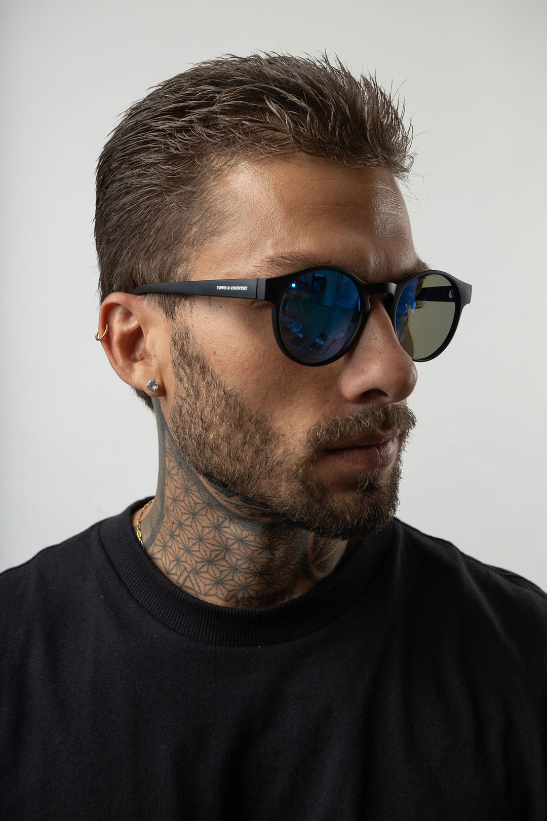 OCULOS DE SOL ARREDONDADO PRETO TOWN & COUNTRY