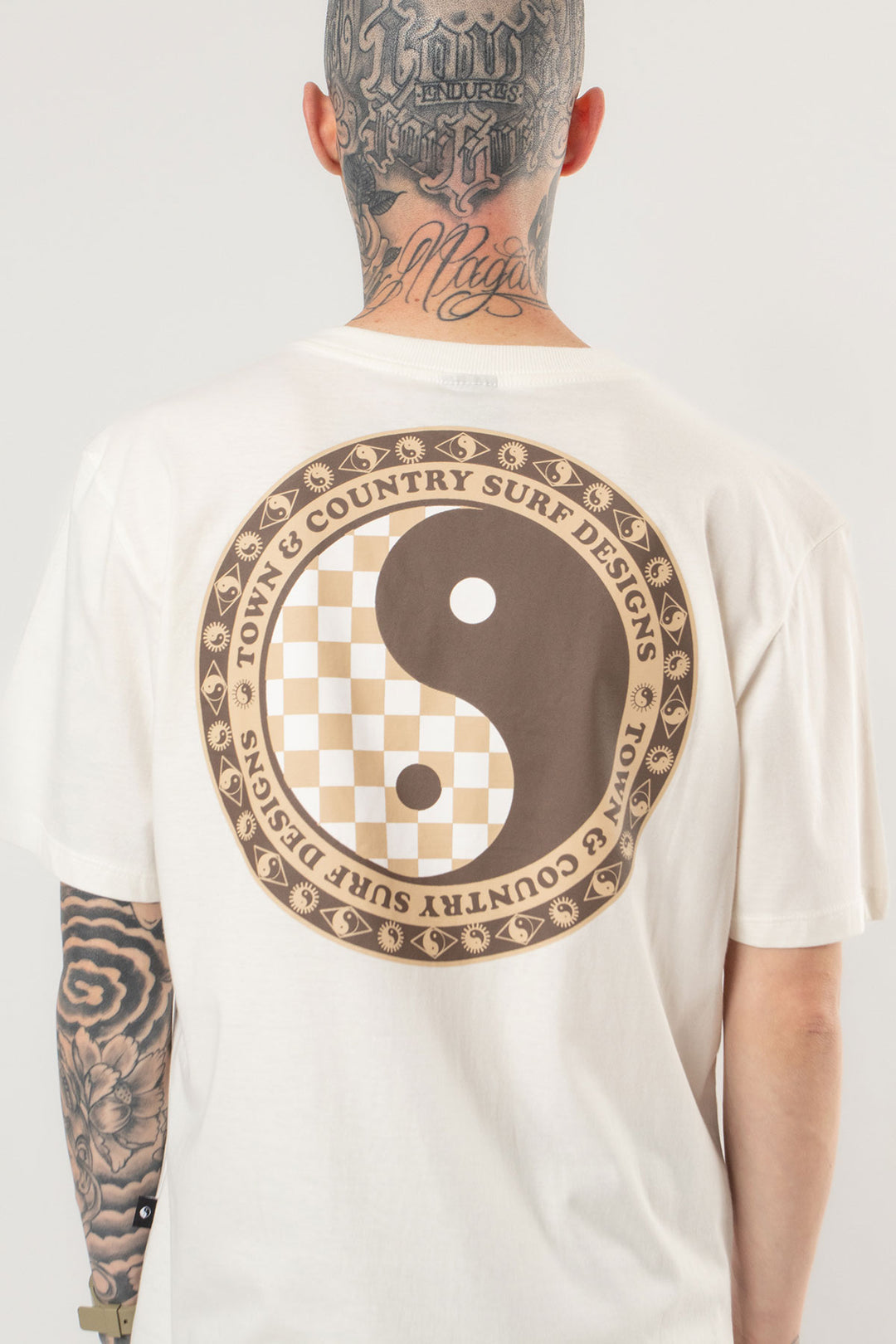 CAMISETA CLASSIC CHECKERED LOGO TOWN & COUNTRY