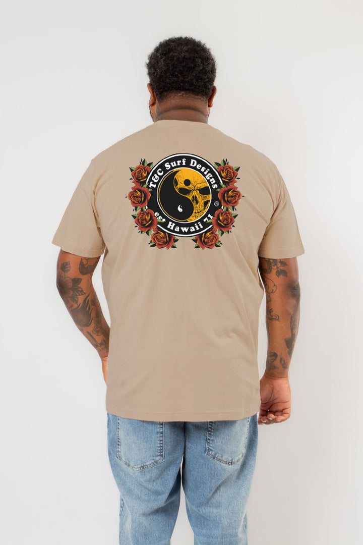 CAMISETA PLUS SIZE SKULL AND ROSES TOWN & CONTRY