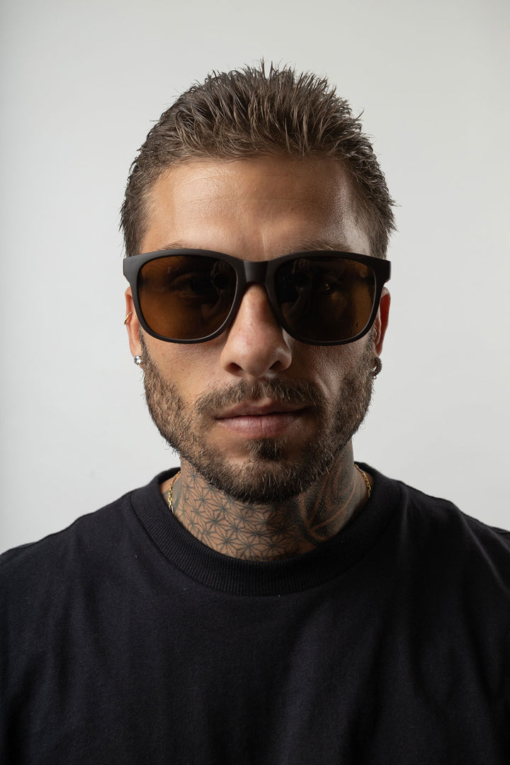OCULOS DE SOL QUADRADO BLACK TOWN & COUNTRY