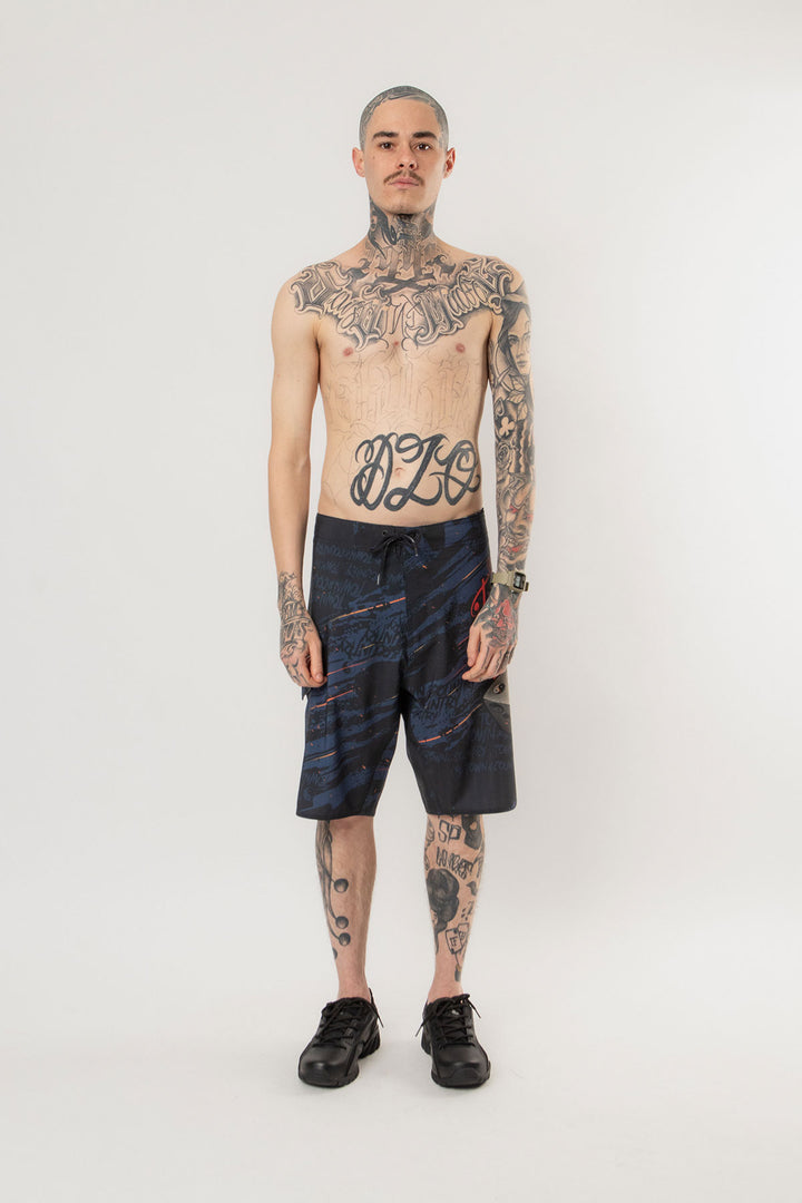 BERMUDA AGUA SUBLIMADA DICE ON FIRE TOWN & COUNTRY