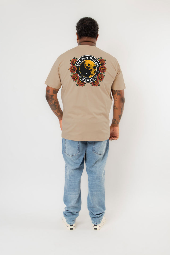 CAMISETA PLUS SIZE SKULL AND ROSES TOWN & CONTRY