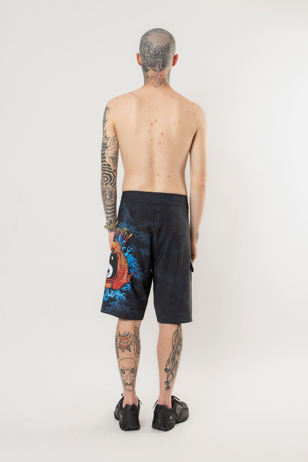 BERMUDA AGUA SUBLIMADA KOI FISH TOWN & COUNTRY