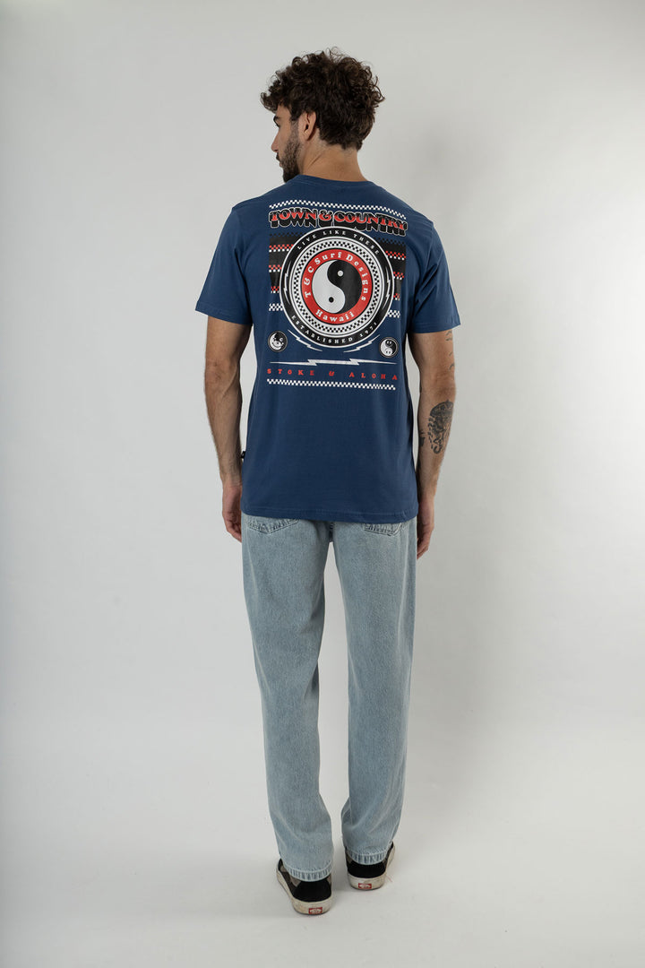 CAMISETA MASCULINA TOWN & COUNTRY ROOMMATE