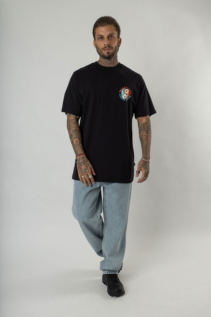 CAMISETA OVERSIZED MASCULINA TOWN & COUNTRY ELEMENTS
